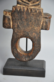 Oude ghurra, karnstokhouder, met shamaan, Nepal, 1930-50