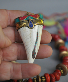 Tibetaanse/Nepal sieraden, Nepal, 2e helft 20e eeuw, (lot nr 6)