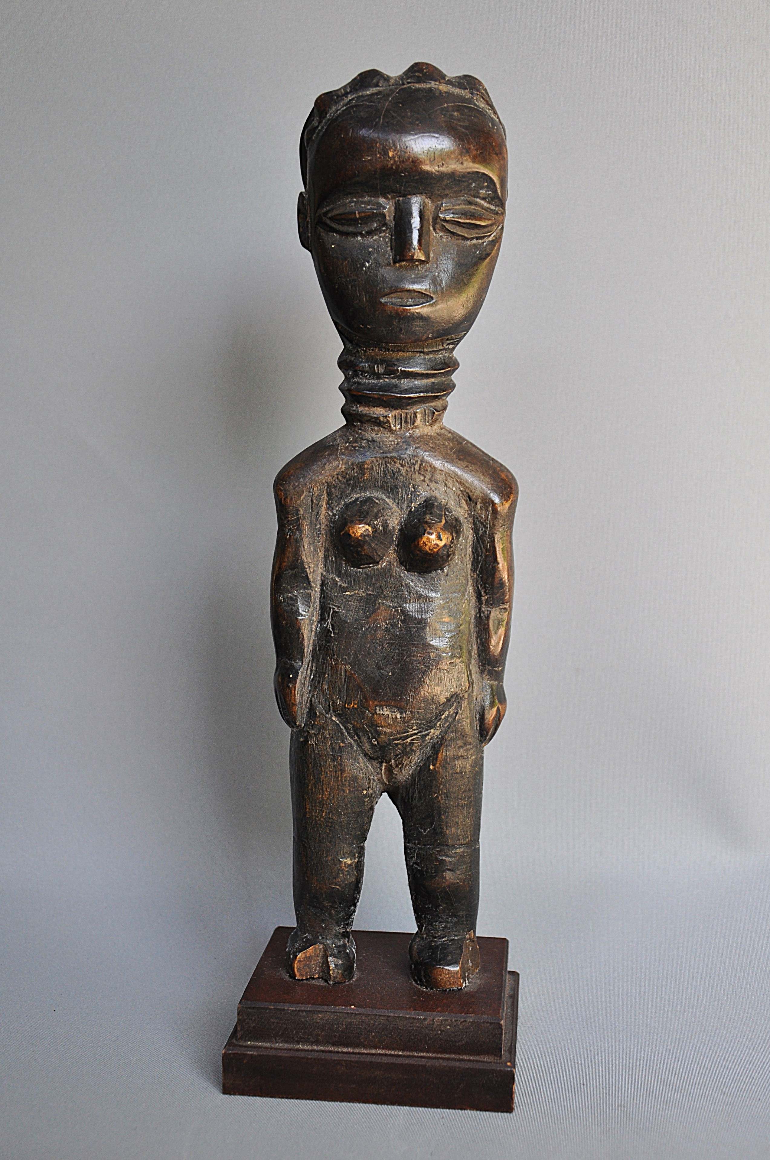 Oud vrouwelijk beeld, AKAN/FANTE, Ghana, 1920-1940