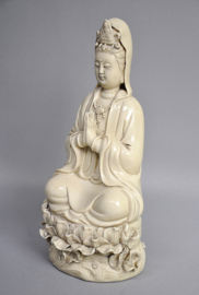 Prachtig Kwan Yin beeld van "blanc de Chine" porselein