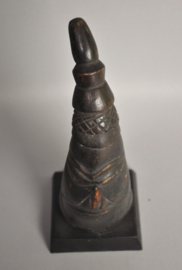 Beautifully carved animal horn, YORUBA, Nigeria, 1960-70