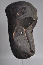 Doorleefd zoömorf festival masker, West Nepal, ca 1970