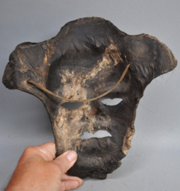 Lederen shamaan masker uit Nepal, laat 20e eeuw