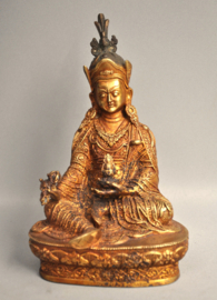 Vuurverguld bronzen beeld van Padmasambhava, Nepal, ca 1980