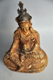 Vuurverguld bronzen beeld van Padmasambhava, Nepal, ca 1980