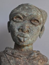 Groot bronzen beeld van een Enuch, regio Benin City, Nigeria,