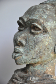 Groot bronzen beeld van een Enuch, regio Benin City, Nigeria,