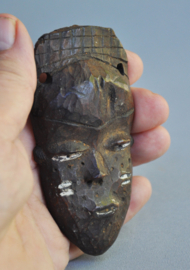 Uiterst zeldzaam! Mbuya amulet van de PENDE, DR Congo, 1935-45