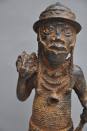 Bronzen Benin strijder, regio Benin City, Nigeria, 21e eeuw