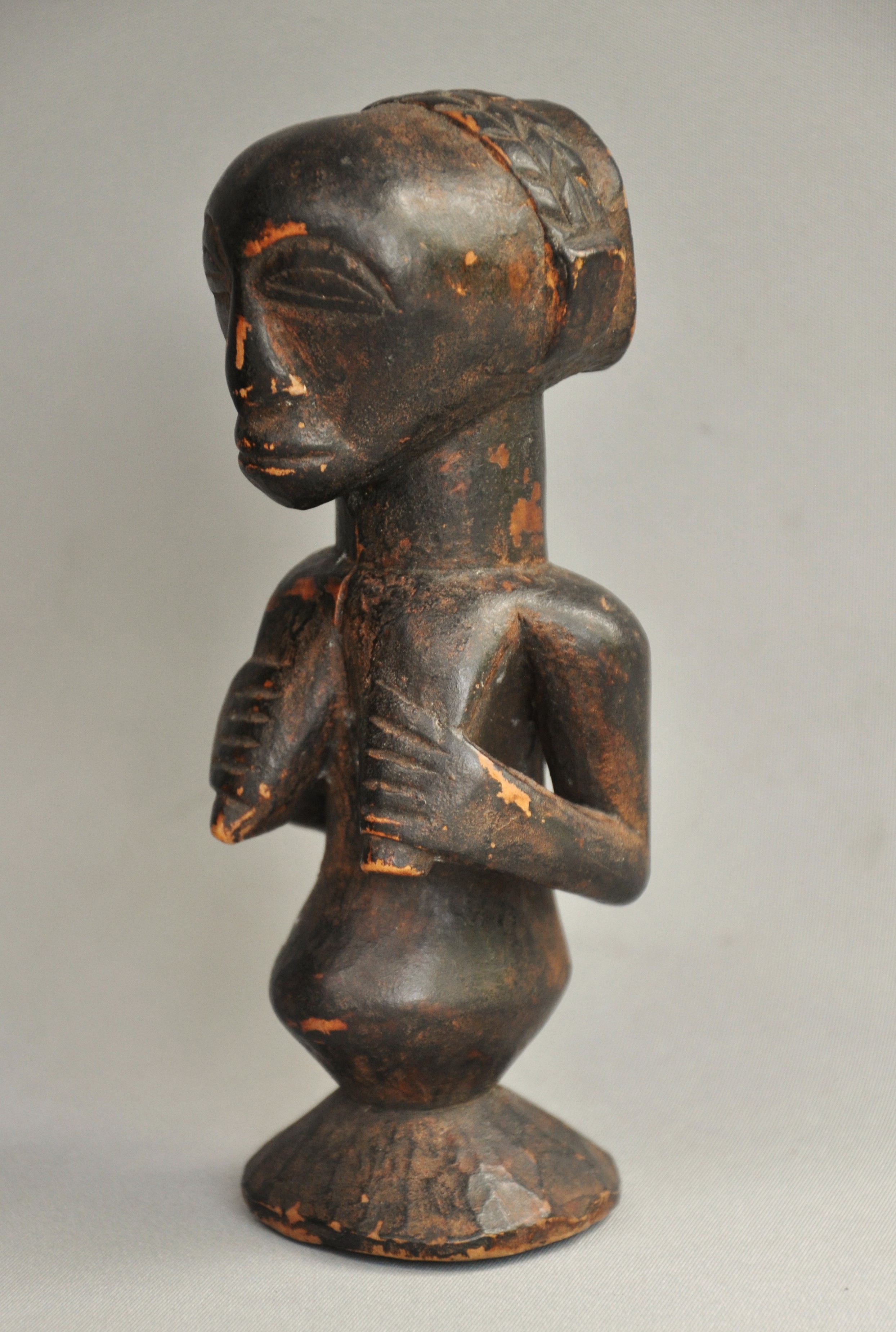 Sereen vrouwelijk voorouderbeeld, HEMBA, DR Congo, 1950-60