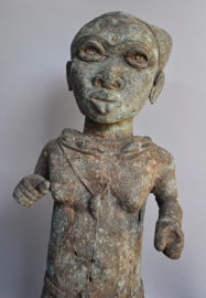 Groot bronzen beeld van een Enuch, regio Benin City, Nigeria,