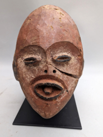 Mambila Janus Helmmasker: Een Alziende Beschermer uit de Suaga-Traditie