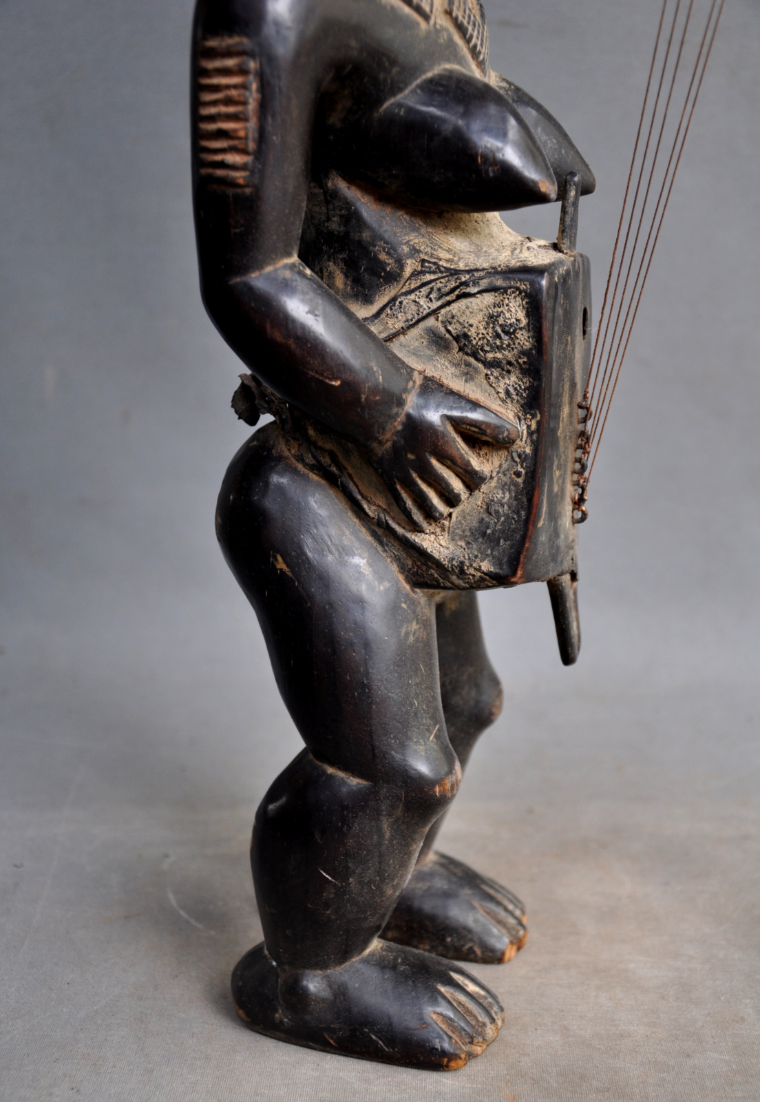 Prachtig harp beeld van de PUNU stam uit Gabon, 2e helft 20e eeuw