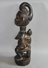 Old medium sized maternity statue of the YORUBA, Nigeria, ca 1950