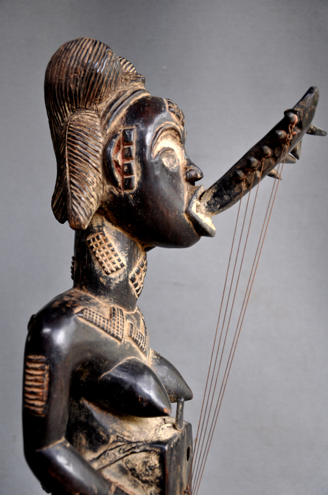 Prachtig harp beeld van de PUNU stam uit Gabon, 2e helft 20e eeuw