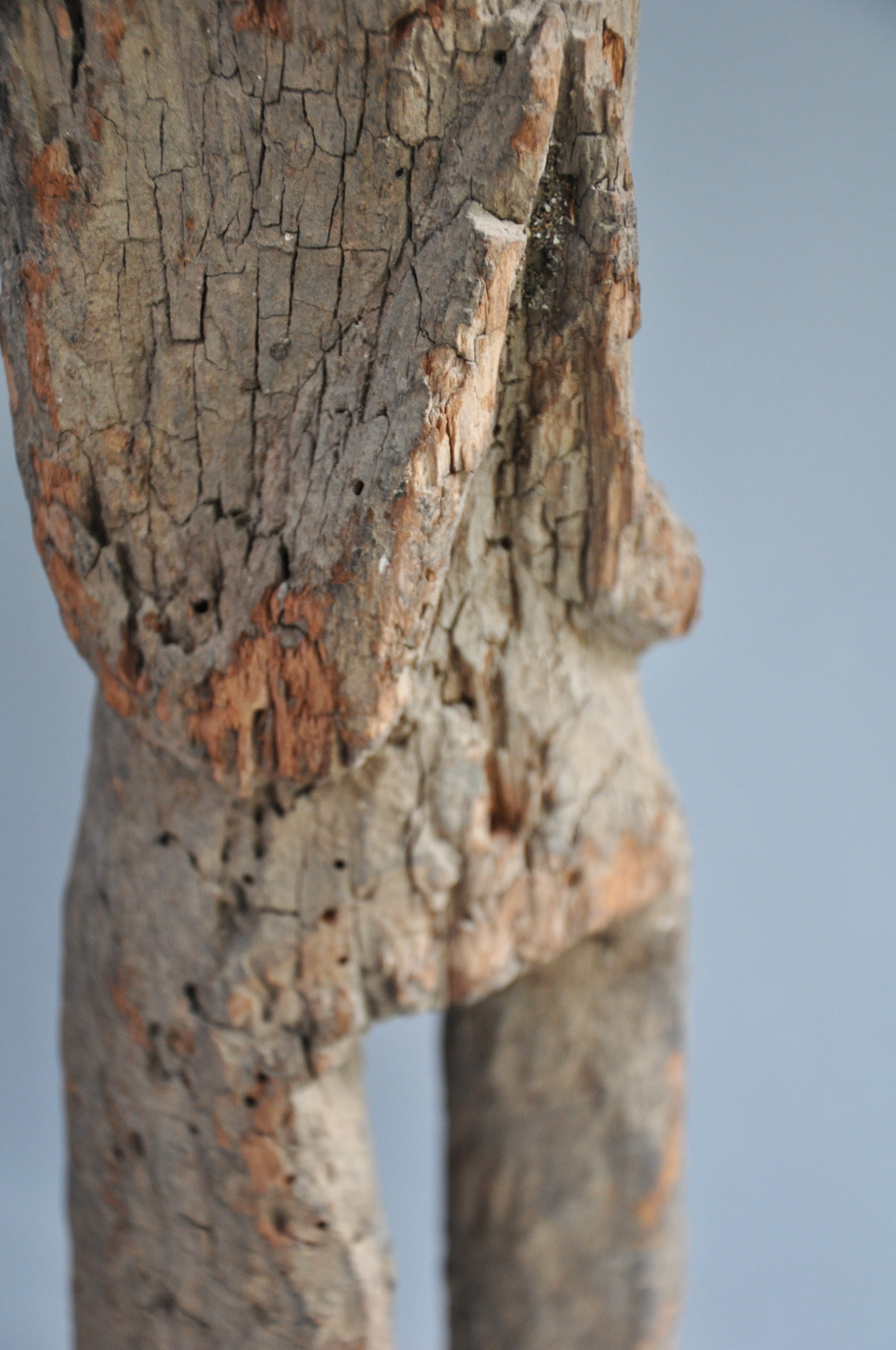 Wachtersbeeld uit Nepal – 68 cm | Handgesneden Hout | Etnische Kunst