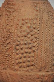 Mega grote terra cotta zuil van de BURA stam, Niger, leeftijd onbekend