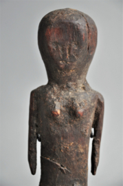 Zéér oud fetish beschermingsbeeldje van de Sumba, Indonesië, 1900-1920