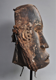 Decoratief gelaatsmasker van de IBO, Nigeria, 2e helft 20e eeuw