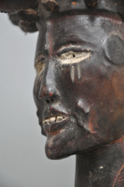 Met antilopenleer bekleedde EKOÏ figuur, Nigeria, 2e helft 20e eeuw