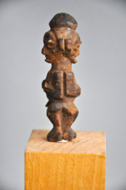 Zéér oud tribaal gebruikt janus fetish beeldje, YAKA, DR Congo, 1920-40