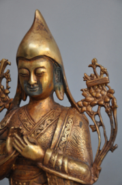 Groot vuurverguld bronzen beeld van een Tibetaanse lama, Gelugpa, Nepal