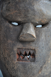 Indringend masker, SALAMPASU , DR Congo, laat 20e eeuw