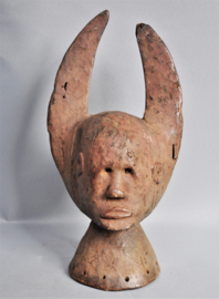 Ouder hoofdmasker van de MAMA, Nigeria, ca 1960