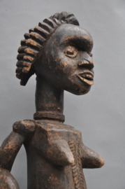 Groot vrouwelijk voorouderbeeld van de AFO, Nigeria, 1960-70