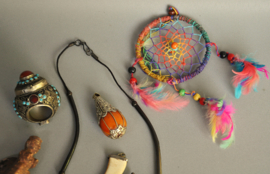 Tibetaanse/Nepal sieraden, Nepal, 2e helft 20e eeuw, (lot nr 5)