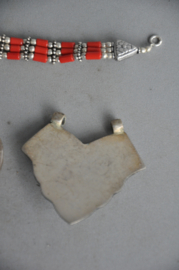 Lot Tibetaanse/Nepal sieraden, Nepal, 2e helft 20e eeuw ( lot 2 )
