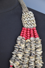 Handgemaakte Schelpenketting uit Papoea-Nieuw-Guinea