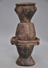 Ancient, intensively used AZANDE statue, D.R. Congo, 1920-40