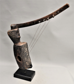 Very old used harp, NGBAKA, DR Congo, 1850-1900