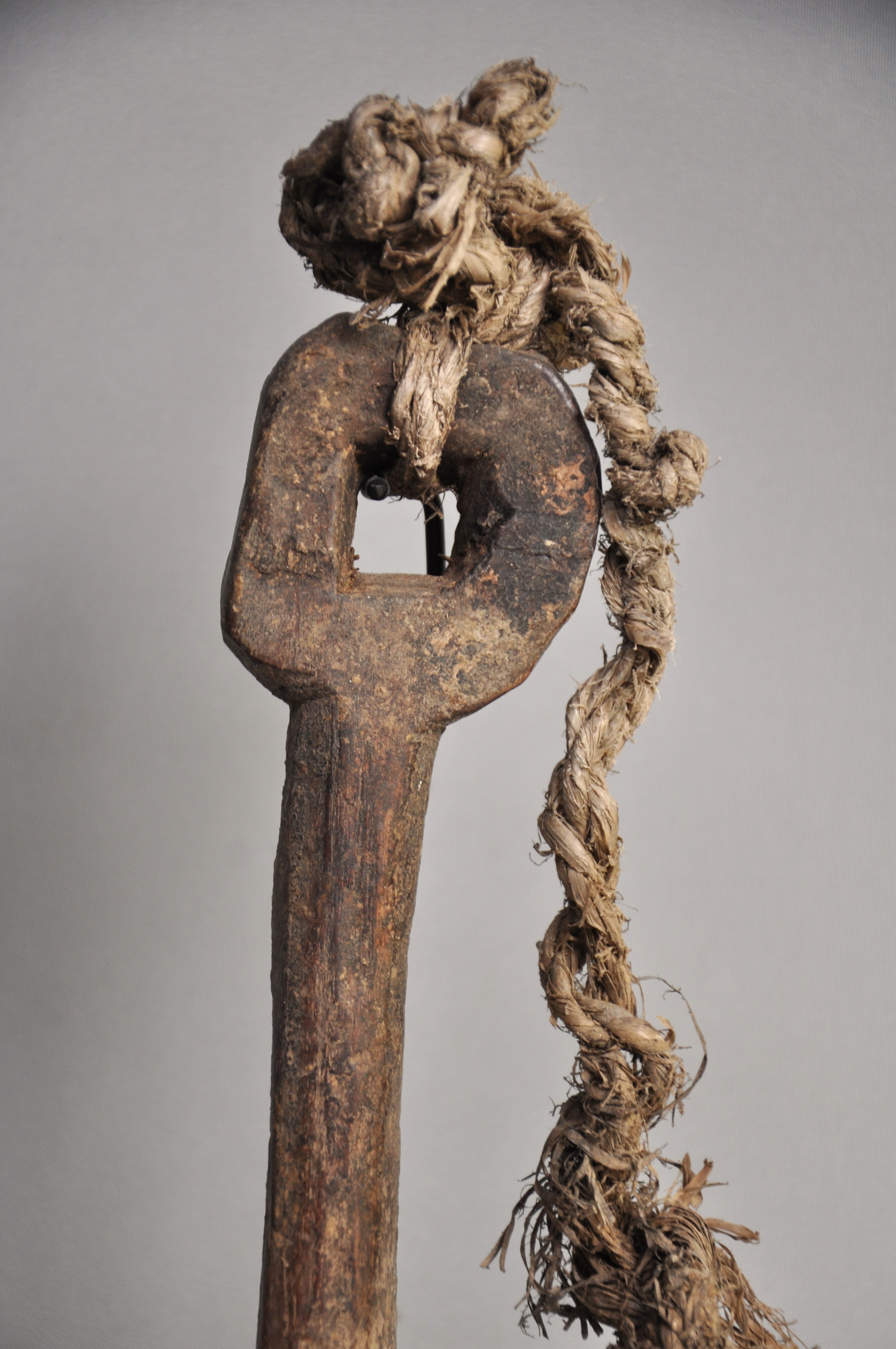 Zeer oude ghurra, karnstokhouder, Nepal, 1850-1900