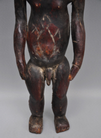 Met antilopenleer bekleedde EKOÏ figuur, Nigeria, 2e helft 20e eeuw