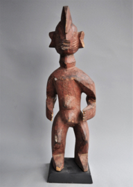 Expressive medium-sized statue, CHAMBA/MUMUYE spectrum, Nigeria