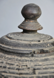 Grote! oud houten pot, Nepal, midden 20e eeuw of vroeger