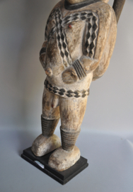 Mega groot janus beeld van de IBO, Nigeria, ca 1970