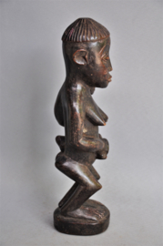 Finely carved maternity statue, DR Congo, 2nd half 20th century