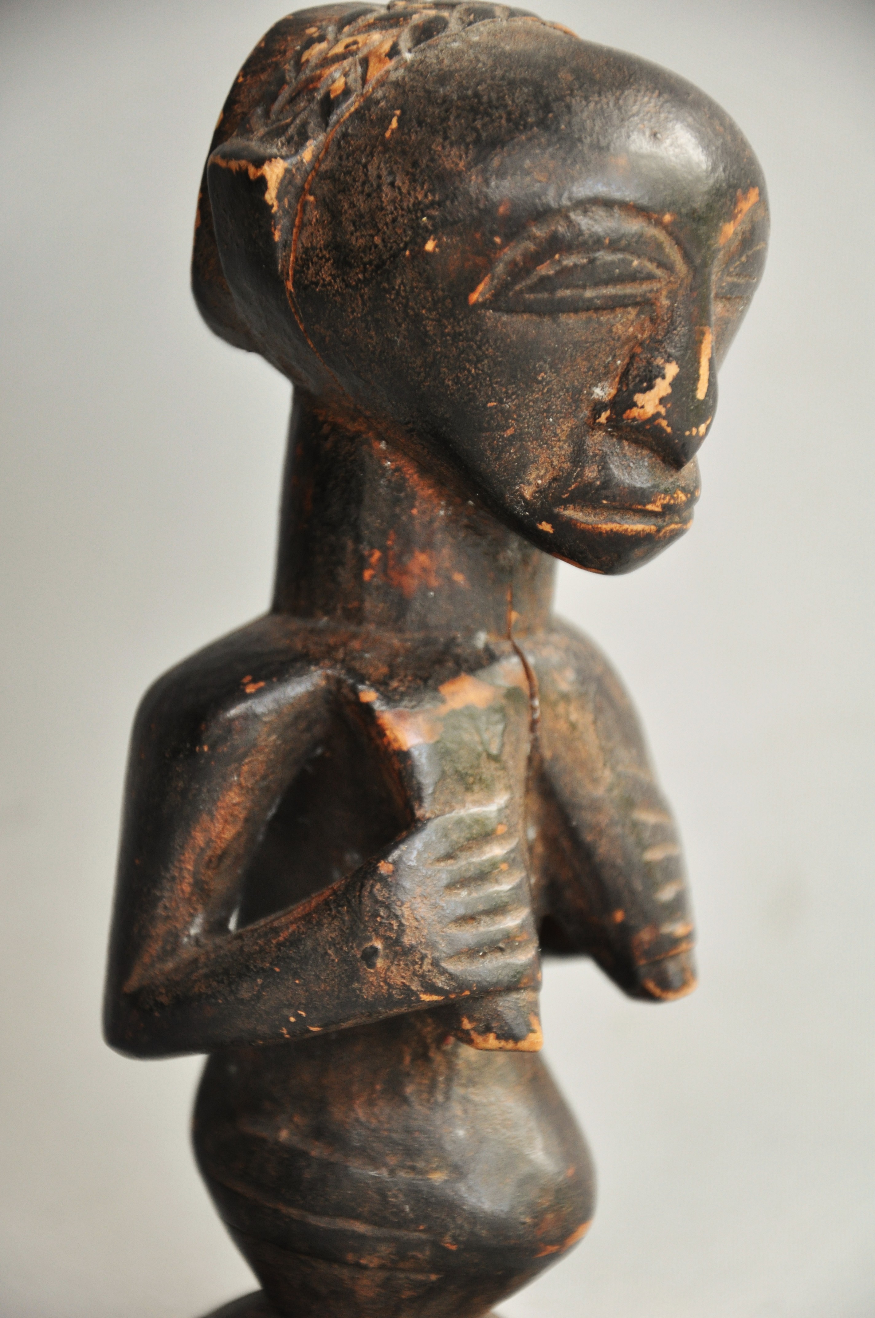 Sereen vrouwelijk voorouderbeeld, HEMBA, DR Congo, 1950-60