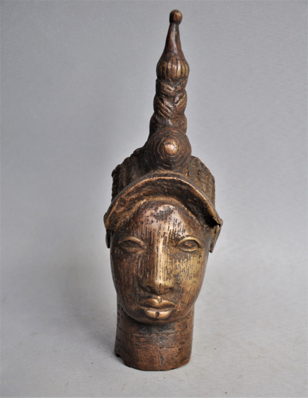 Bronzen kopje met diadeem van koning Oba, Nigeria, laat 20e eeuw