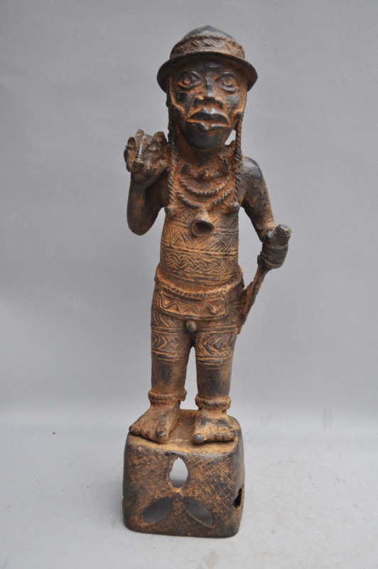 Bronzen Benin strijder, regio Benin City, Nigeria, 21e eeuw
