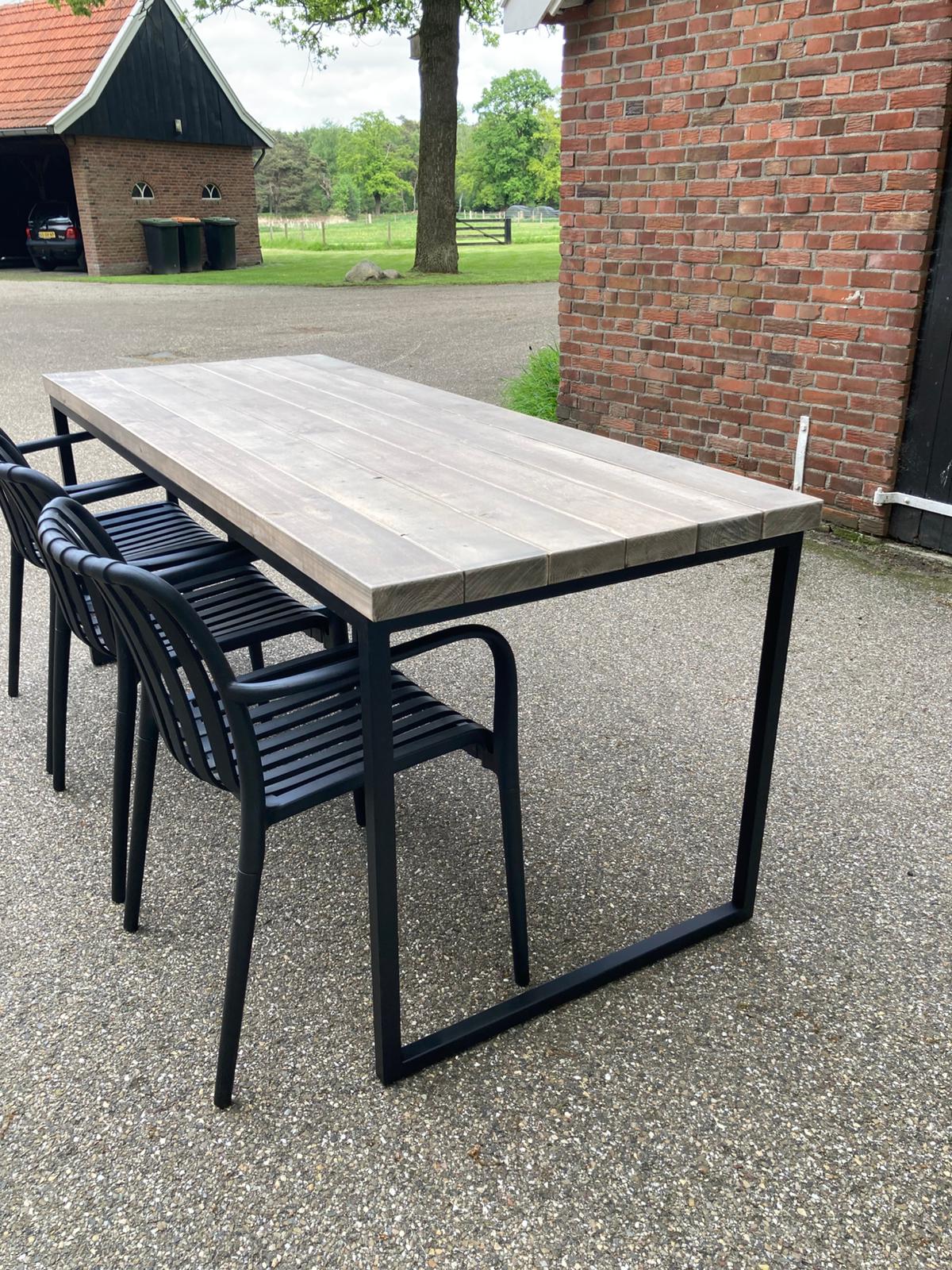 Tafel met u poot 185 cm lang en 78 cm breed