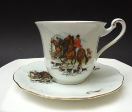 Country style oversized cups hunting scene