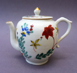 Vintage Chinese Jingdezhen porcelain tea pot with creamer set
