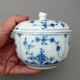 Ilmenau Thuringia Strawflower porcelain lidded sugar bowl 18th century