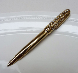 Gold tone fountain pen brooch