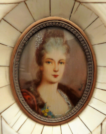 Miniatuur portret van een dame 19e eeuw