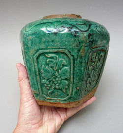 Antieke Chinese groen geglazuurde Shiwan gemberpot 15 cm